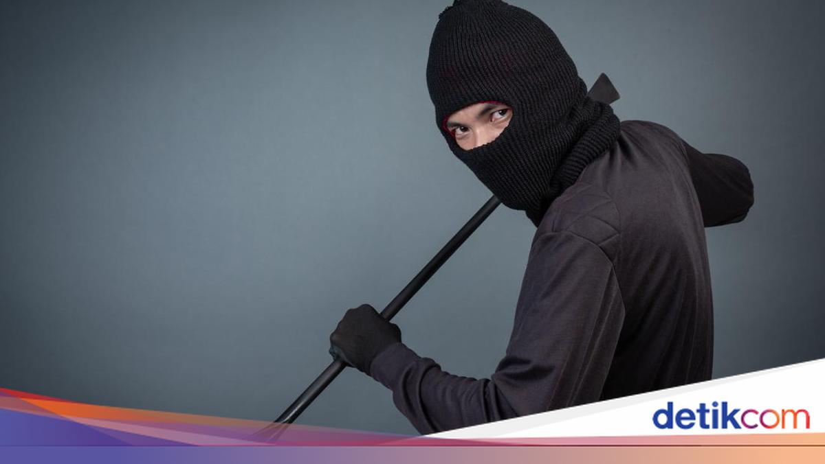Bobol Dinding Bengkel Pakai Palu, Maling di Depok Dipergoki Warga