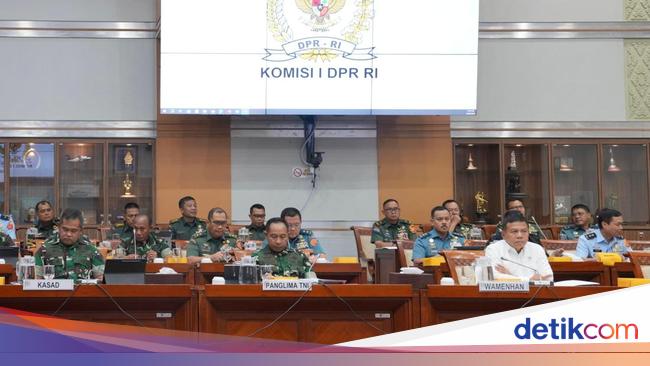 Panglima TNI-Wamenhan Hadiri Raker Bareng Komisi I DPR, Bahas RKA 2025