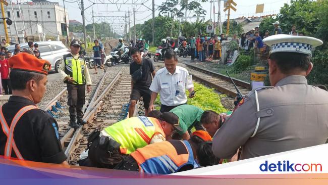 6 Fakta Nahas Pemotor Wanita Tertabrak KRL di Citayam hingga Tewas