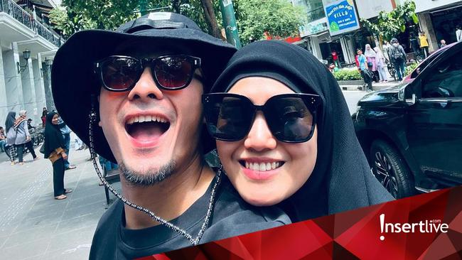 Diduga Karaoke Ditemani LC, Ricky Harun Pamer Gelendotan ke Istri