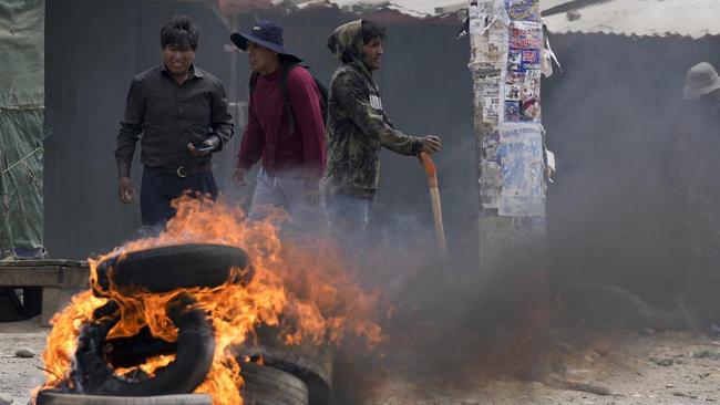 Pendukung Eks Presiden Bolivia Bentrok dengan Polisi, Puluhan Luka