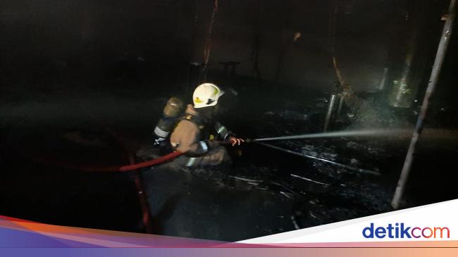 6 Fakta Kebakaran di Mal Ciputra, Termasuk Sumber dan Dugaan Penyebab