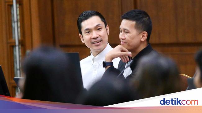 Teguran Hakim ke Harvey Moeis Sebab Nyerocos Bak Menghafal Jawaban