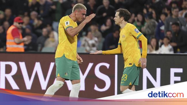 Socceroosはケージに上下しています