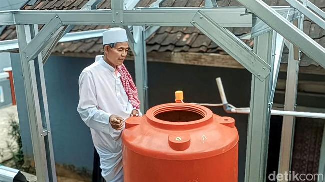 Ajaib! Toren Ponpes di Sukabumi Terisi tanpa Tahu Sumber Air dari Mana