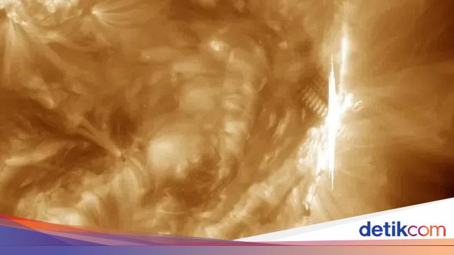 Badai Matahari Hantam Bumi, Munculkan Aurora hingga Gangguan Listrik - detik | Opsitek-1