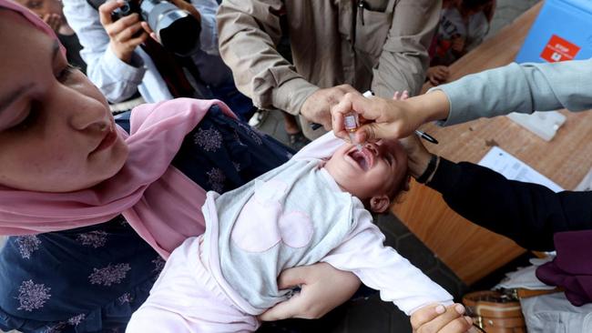 Israel Bom Pusat Vaksinasi Polio di Gaza, 4 Anak Terluka