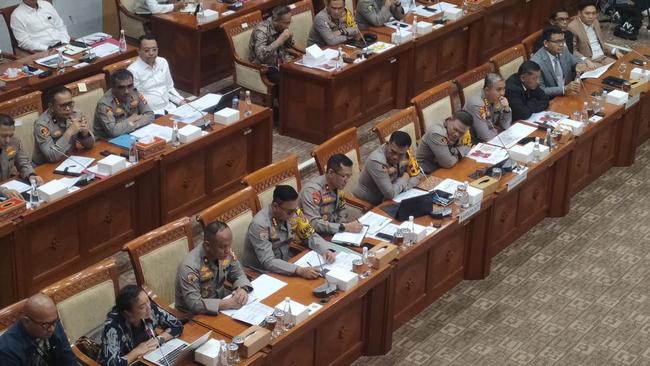 Kapolda NTT Jelaskan ke Komisi III DPR Duduk Perkara Ipda Rudy Soik Dipecat