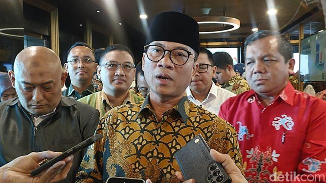 Mendes Yandri soal Arahan Pakai Mobil Maung: Kita Ikut Perintah Presiden