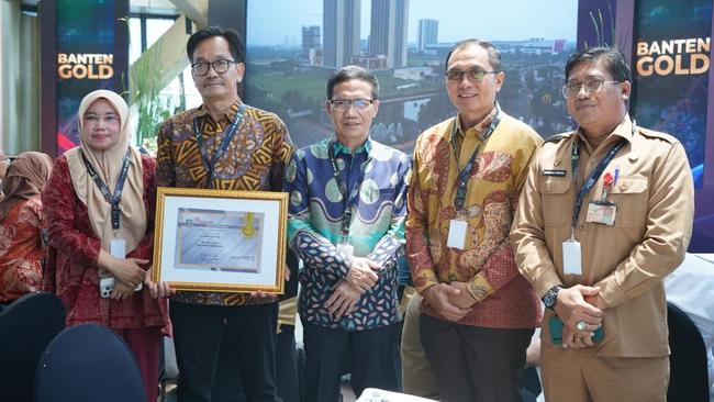 DPMPTSP Cilegon Raih Penghargaan Realisasi Investasi Tertinggi di Banten