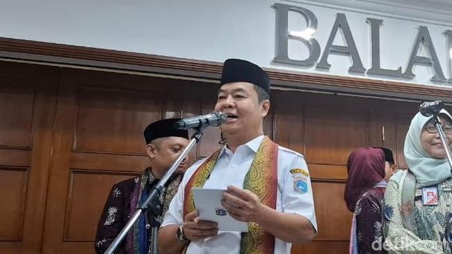 Pj Gubernur Teguh Terima Perwakilan Buruh yang Demo Tuntut UMP Jakarta Naik