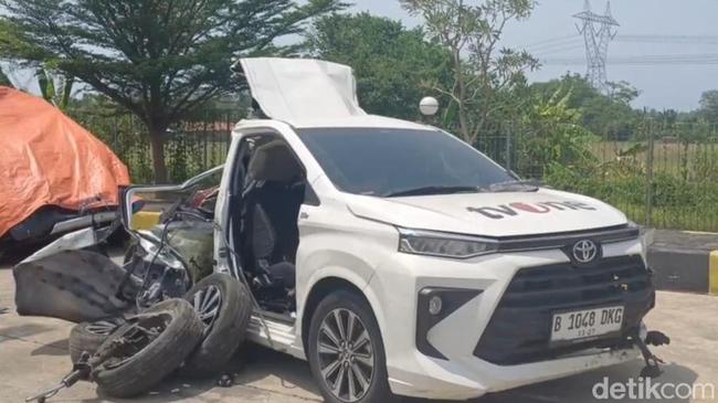 Polisi Duga Sopir Truk Microsleep Lalu Tabrak Mobil TvOne di Tol Pemalang