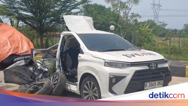 Polisi Duga Sopir Truk Microsleep Lalu Tabrak Mobil TvOne di Tol Pemalang