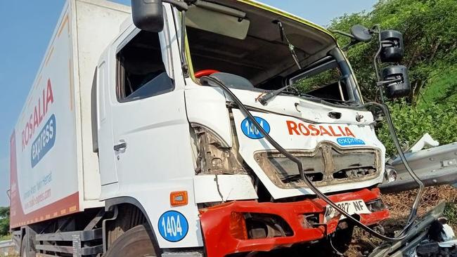 Truknya Tabrak Mobil TvOne hingga 3 Orang Tewas, Rosalia Express Buka Suara