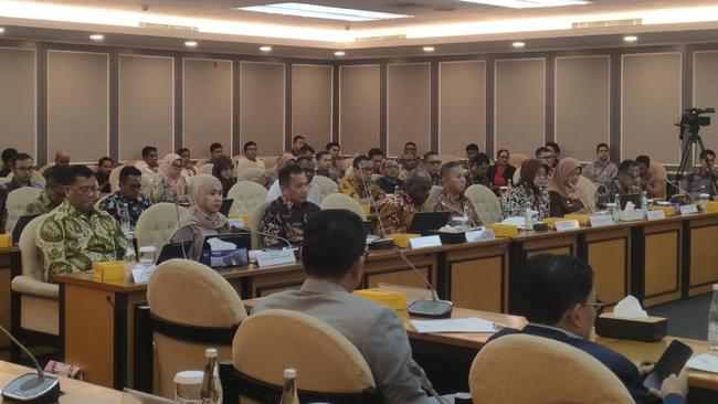 Menteri Pigai Sapa PKS di Rapat Komisi XIII DPR: Kita Selama Ini Oposisi