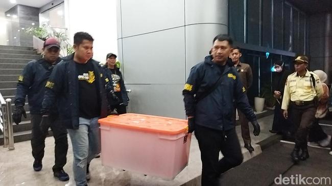 Polisi Geledah 3 Lantai Gedung Komdigi, Sita Laptop Tersangka Buka Akses Judol