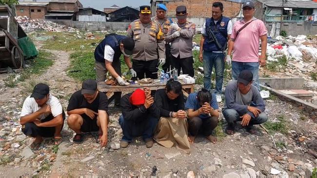 Polsek Palmerah Ringkus 6 Orang Terkait Narkoba Usai Gerebek Kampung Boncos