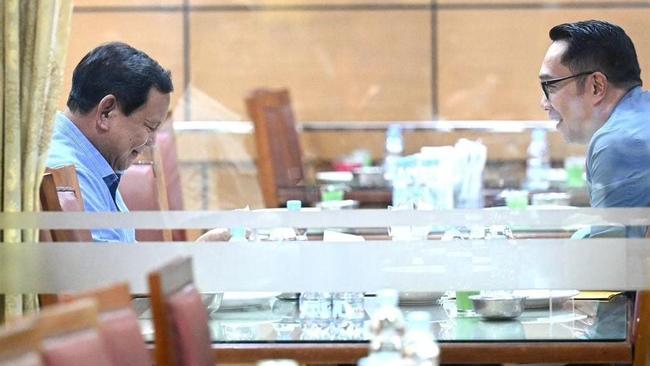 Prabowo Unggah 3 Foto Momen Makan Nasi Padang Bareng Ridwan Kamil