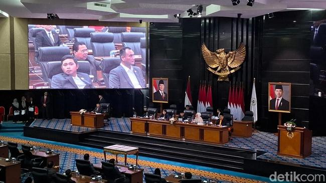 Anggota DPRD DKI F-Golkar Walk Out Usai Interupsi soal KJP-KJMU di Paripurna