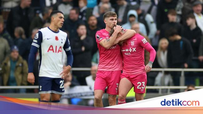 Tottenham Hotspur Vs Ipswich Town: Lilywhites Dibekuk Tractor Boys