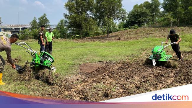 Brimob Siapkan 5 Ha Lahan untuk Tanam Jagung Bareng Warga Karawang Timur