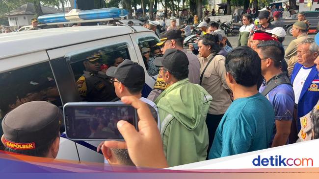 Usai Diperiksa KPK, Rohidin Mersyah dan Pejabat Bengkulu Dibawa ke Jakarta