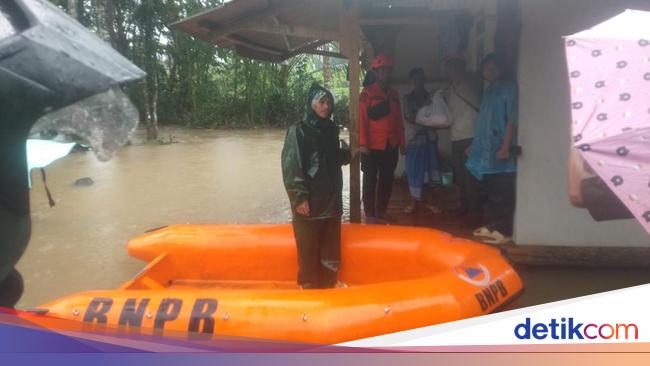 Banjir Terjadi di 6 Kecamatan Pandeglang Banten