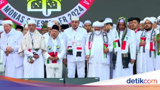 Habib Rizieq Tiba di Reuni Akbar 212, Disambut Takbir dan Selawatan