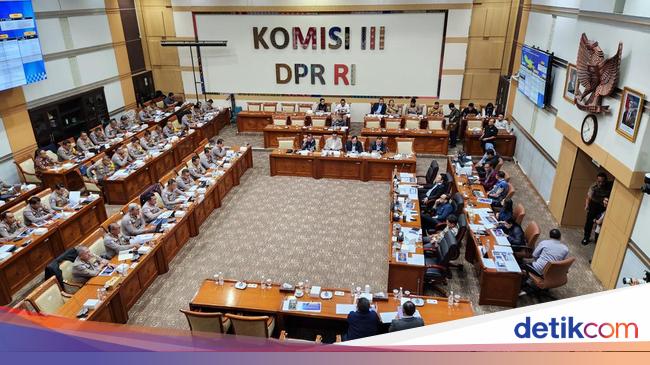 Anggota DPR Usul SIM Seumur Hidup, Kakorlantas Ungkit Putusan MK