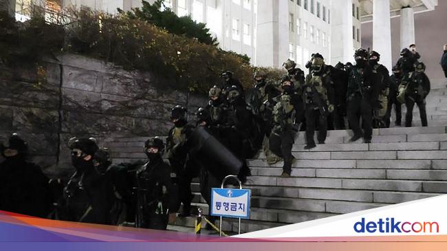 Tentara Korsel Tinggalkan Gedung Parlemen Usai Status Darurat Ditolak