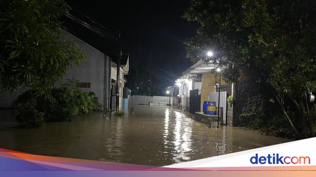 Banjir di Semarang Akibat Tanggul Jebol, Ketinggian Air Capai 1,5 Meter