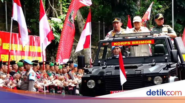 Prabowo Hadiri Apel Kasatwil Polri 2024, Naik Maung Bareng Kapolri-Panglima TNI