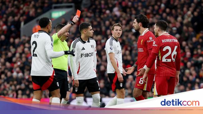 Liverpool Draw, Slot Defends Robertson After Red Card