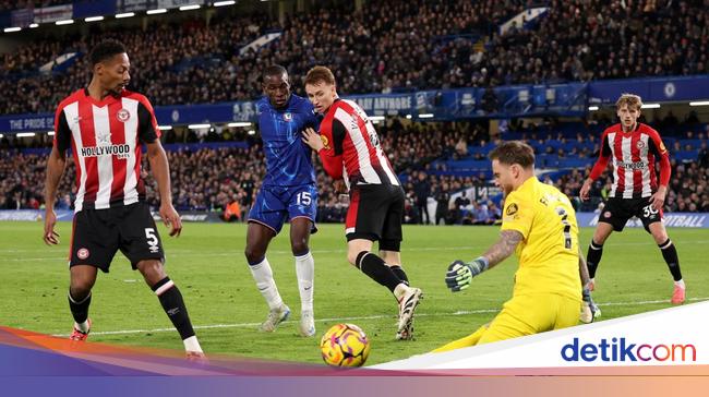 Chelsea mengalahkan Brentford dengan skor 2-1