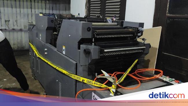 Mesin Uang Palsu di UIN Makassar Barang dari China, Dibeli di Surabaya