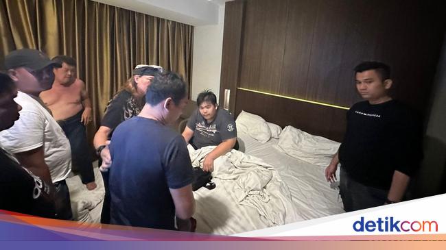 Ada Sosok Pria Telanjang Dada Saat Anak Bos Toko Roti Ditangkap, Siapa?