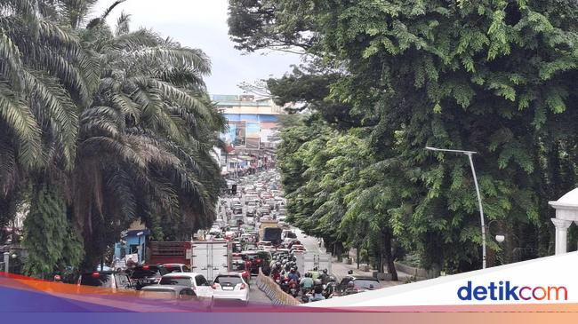 Arus Lalin Kota Bogor Padat di Sejumlah Titik Sore Ini