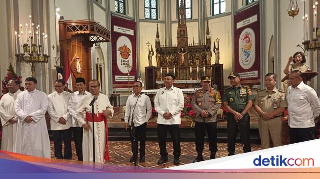 Misa Malam Natal, Menko Polkam-Kapolri Sambangi Gereja Katedral Jakarta