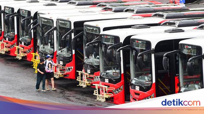 Bus Trans Metro Dewata Pamit, Sopir hingga Penumpang Gigit Jari