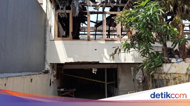 Kebakaran Kebayoran Lama Renggut Nyawa Meski Warga Berjibaku Padamkan Api