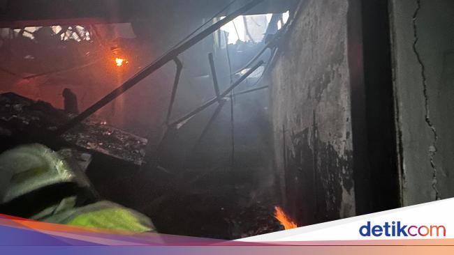 Korban Tewas Kebakaran Glodok Plaza Jadi 6 Orang