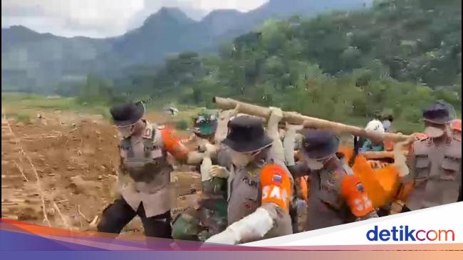 2 Jenazah Korban Longsor Pekalongan Dievakuasi, Total Kini Jadi 25 Orang