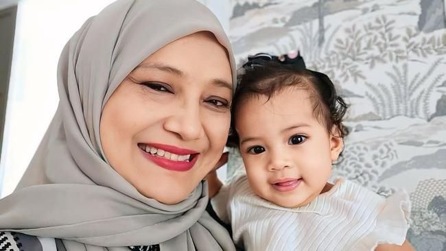 Api Humaira 7 Potret Baby Humaira Bertemu Fenny Bauty Ibunda Zaskia Sungkar - Foto 1