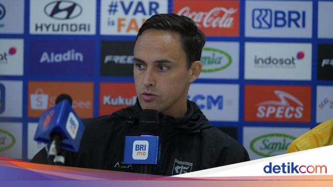 Pelatih Persebaya Kenal Persib Luar-Dalam, Siap Duel Nanti Malam!