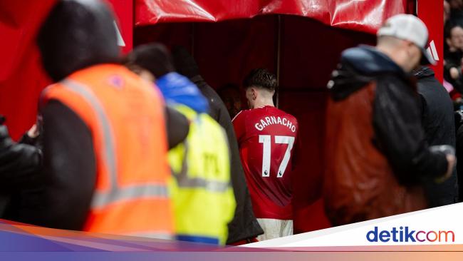 MU Kalahkan Ipswich, Garnacho Ngeloyor Usai Diganti