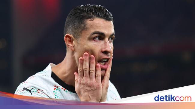 Ronaldo Diyakini Baru Akan Pensiun saat Messi…