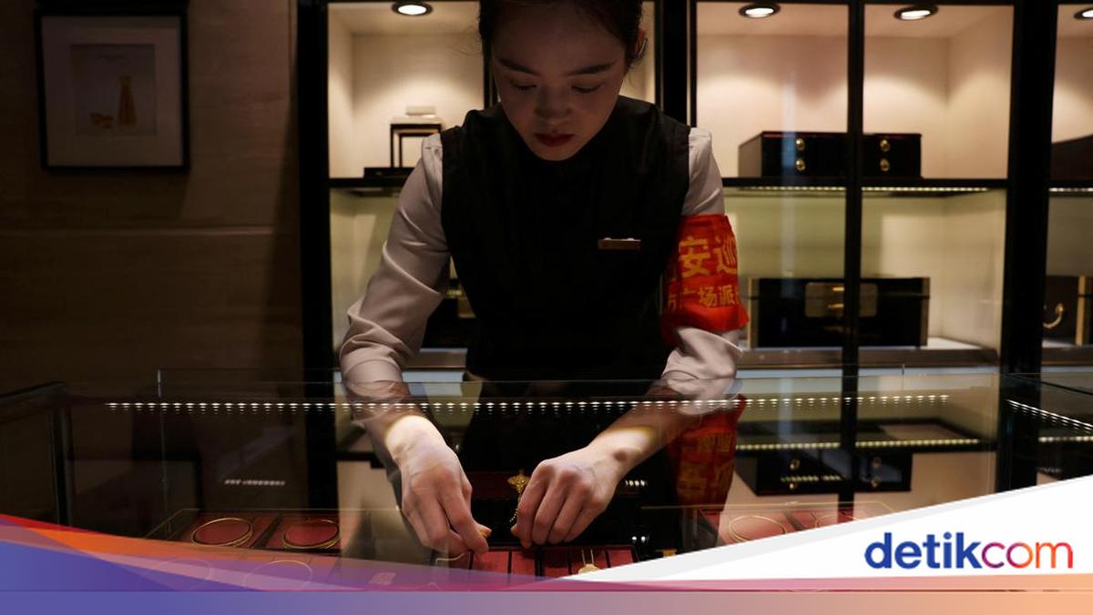 Produksi Emas China Turun, Permintaan Meledak, Harga Terancam Naik