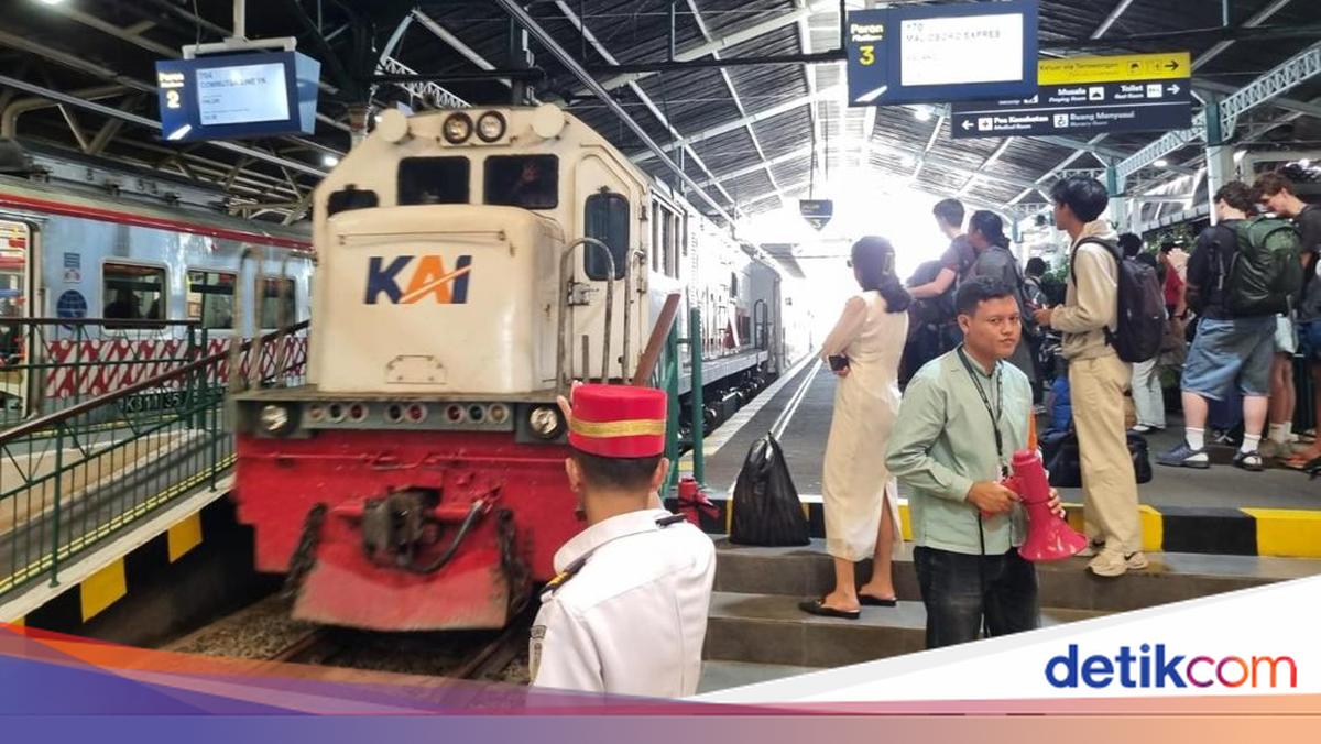 20 Kereta Api Berhenti Luar Biasa Imbas Gempa Bantul