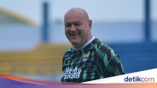 Persib冠军Bojan Hodak喜欢额外的假期 Persib冠军Bojan Hodak喜欢额外的假期