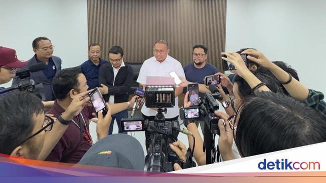 Merasa Dizalimi Wasit, Andre Rosiade-Manajemen Semen Padang Datangi PT LIB
